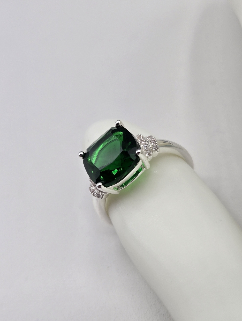 Swarovski Crystal Elements Silver Statement Ring Emerald Green Size 6.75 Bridal - Picture 7 of 8